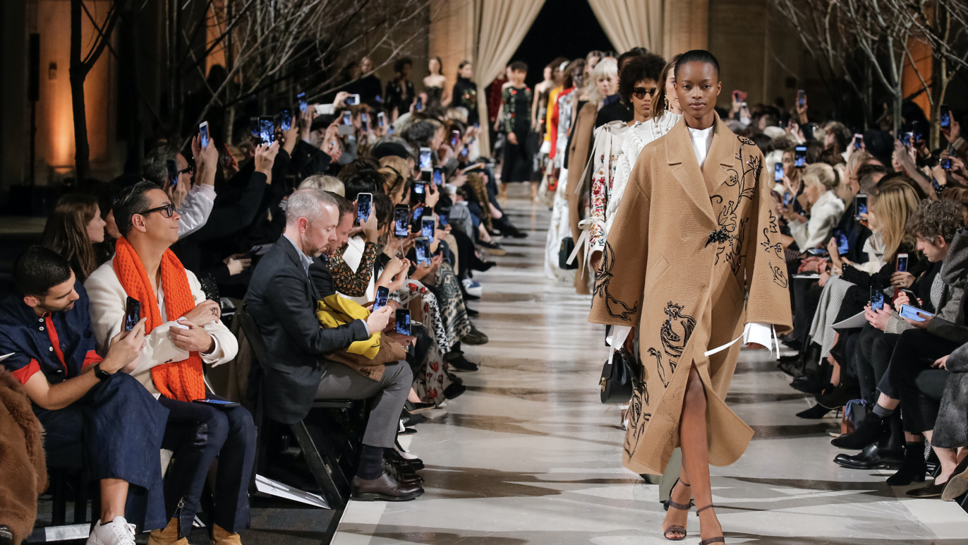 Masterclass: Semanas de Moda NYFW e LFW – FW 23/24