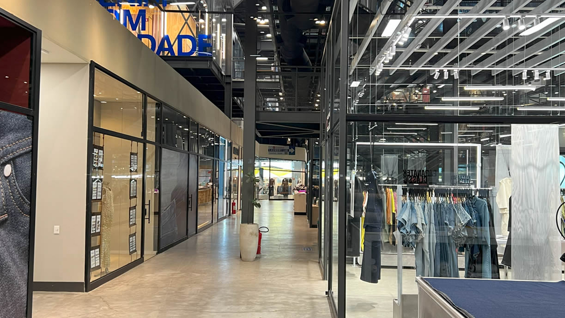 Visita guiada pelo Denim City SP + bate papo sobre sustentabilidade e inovação no jeans.